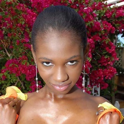  Nikki nackt Trinidad 
